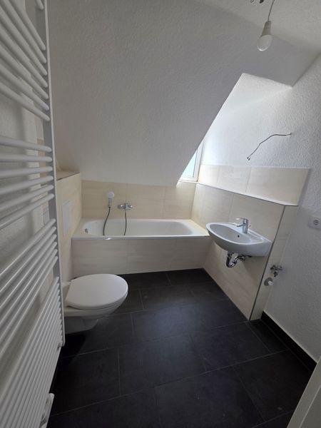Schöne 3-Raum Dachgeschosswohnung im Zentrum von Wolfen
